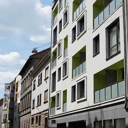 Free Parking!! Nap22